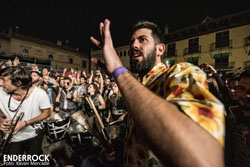 Concert de La Pegatina al Poble Espanyol de Barcelona 